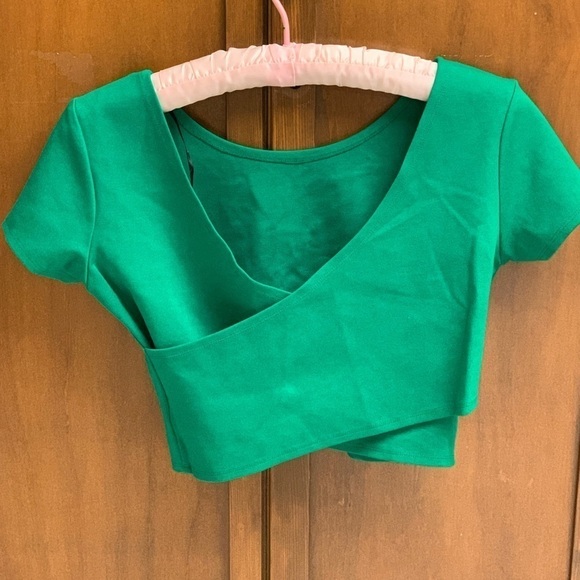 Forever 21 Emerald Green Crop Top - Picture 2 of 4